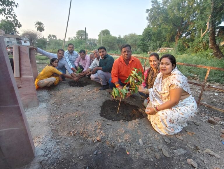 जल गंगा संवर्धन अभियान अंतर्गत बावड़ी उत्सव 1111 दीप प्रज्वलन कर मनाया