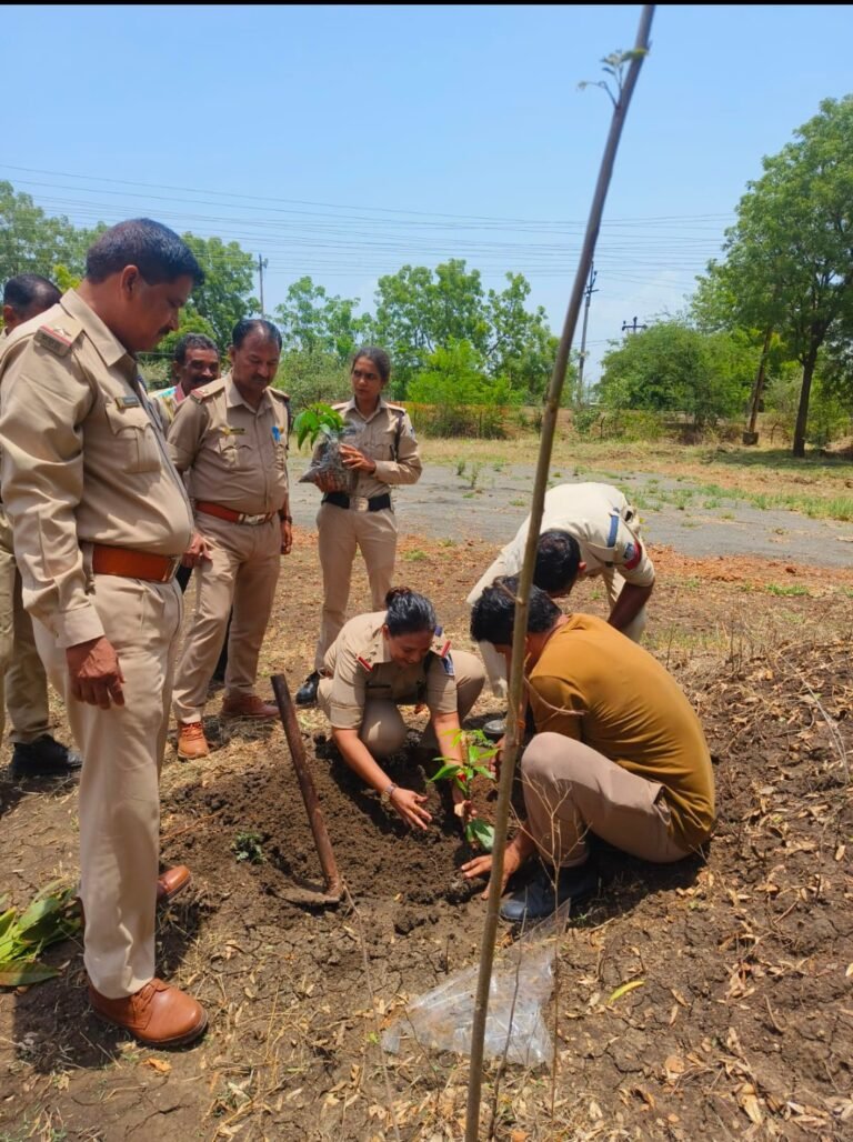 थाना परिसर में हुवा पौधारोपण